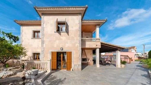 Fantastic Beachside Villa with Mallorquin charm