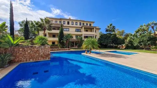 Elegant penthouse enjoying open mountain views and walking distance to the town centre and beach Elegant penthouse enjoying open mountain views and walking distance to the town centre and beach