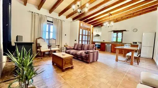 Beautiful and cosy country house, 5 minutes away from Inca Beautiful and cosy country house, 5 minutes away from Inca