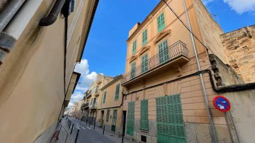 Townhouse in the village of Sa Pobla to renovate Townhouse in the village of Sa Pobla to renovate
