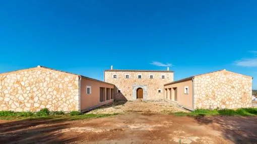 Fantastic new Finca with sensational views near Santanyi Fantastic new Finca with sensational views near Santanyi