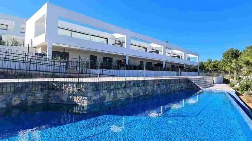 New Townhouse only steps from Cala Viñas Beach