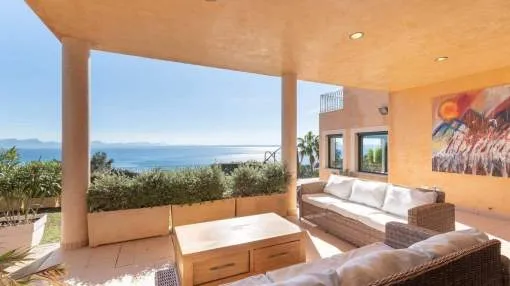 Imposing villa with spectacular sea views in Alcanada Imposing villa with spectacular sea views in Alcanada