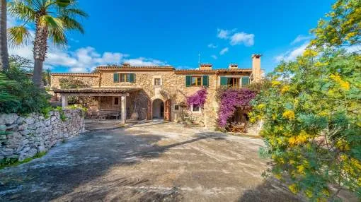 19th century finca full of character with lovely views in Es Carritxó 19th century finca full of character with lovely views in Es Carritxó