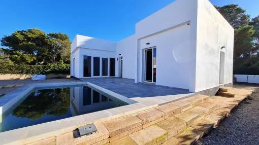 New build house with pool in Cala Pi