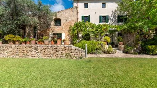 Large rustic finca with 3 guesthouses close to Cala San Vicente Large rustic finca with 3 guesthouses close to Cala San Vicente