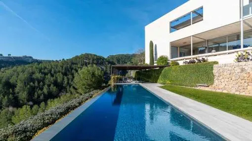 Extraordinary designer villa with extensive views of the mountains and to Palma
