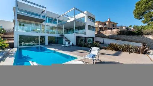 Contemporary villa on Anchorage Hill with fantastic panoramic sea views Contemporary villa on Anchorage Hill with fantastic panoramic sea views