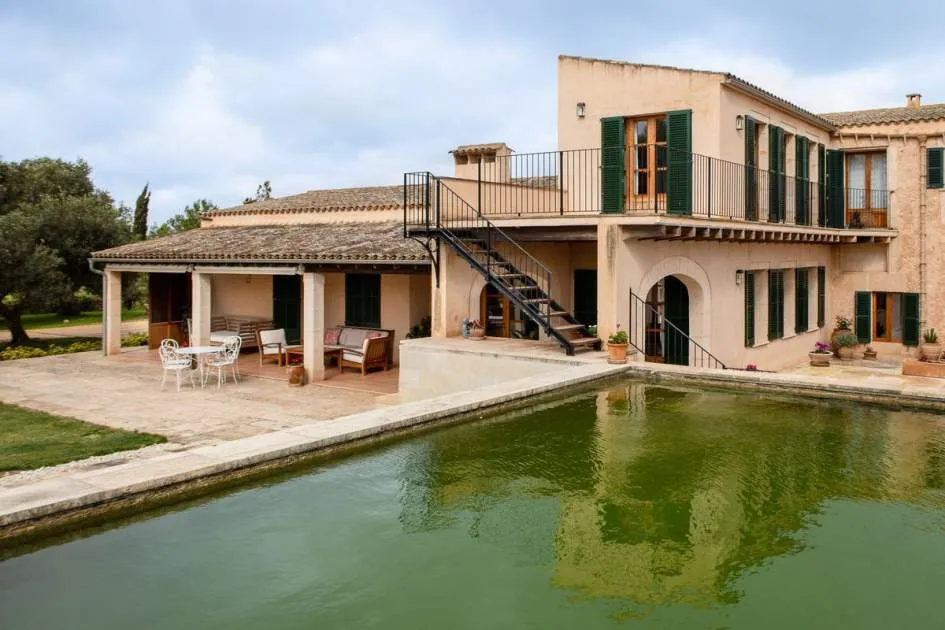 Historic Mallorcan finca with a unique design only a few minutes away from Campos