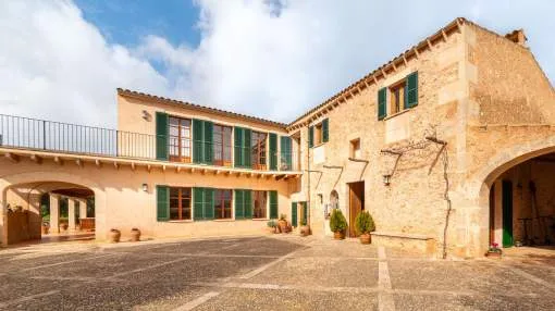 Historic Mallorcan finca with a unique design only a few minutes away from Campos Historic Mallorcan finca with a unique design only a few minutes away from Campos