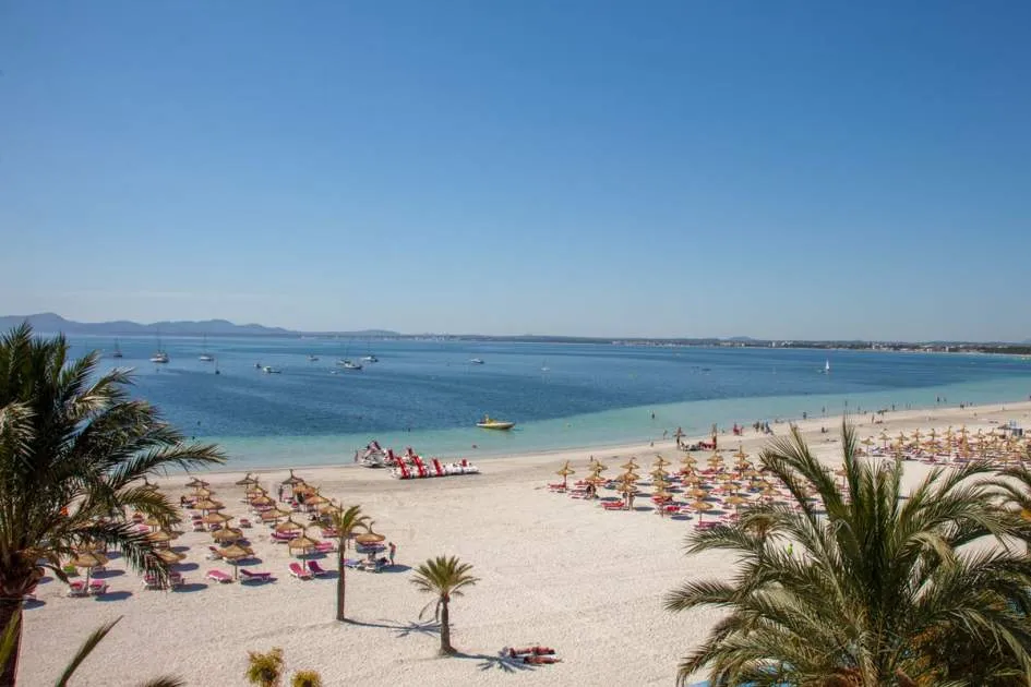 Exclusive flat in first sea line in Puerto Alcudia