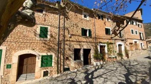 Spacious townhouse in Fornalutx a few steps from the main square