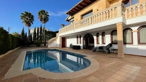 Beautiful villa with a swimming pool and sea views in Costa d'en Blanes