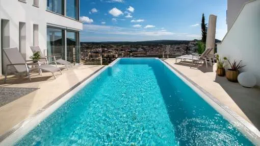 Exclusive villa in Santa Ponsa with spectacular sea views