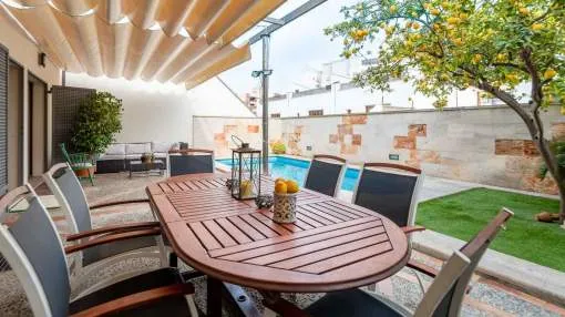 One of the most emblematic semidetached houses in the quiet neighbourhood of Son Espanyolet. One of the most emblematic semidetached houses in the quiet neighbourhood of Son Espanyolet.