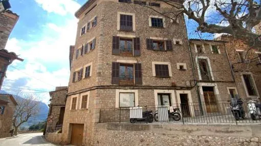 Apartment building in the center of Fornalutx Apartment building in the center of Fornalutx