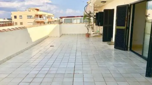 Penthouse in Portixol with impressive solarium. Penthouse in Portixol with impressive solarium.