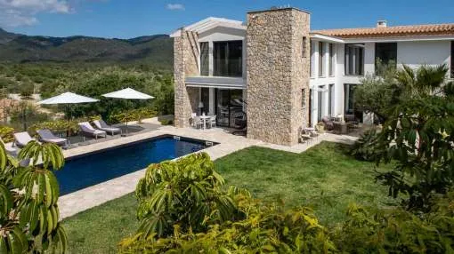 Designer villa in Es Capdellà with a fantastic panoramic view to the Galatzó