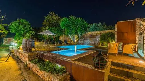 Beautiful country house with garden and swimming pool. Beautiful country house with garden and swimming pool.