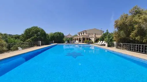 Impressive property in the rustic center of the island for short term rent
