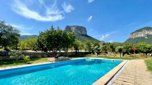 Exclusive luxury finca with Tramuntana views in Alaró Exclusive luxury finca with Tramuntana views in Alaró