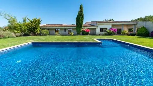 Contemporary style finca with pleasant views in Marratxí. Contemporary style finca with pleasant views in Marratxí.