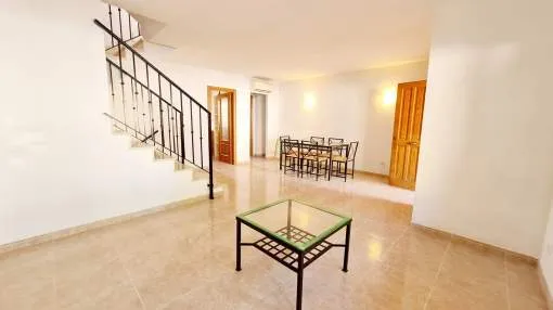 Charming two storey semi-detached house with solarium in second sea line in Can Pastilla- El Arenal. Charming two storey semi-detached house with solarium in second sea line in Can Pastilla- El Arenal.