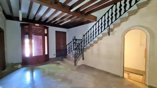 Grandiose Majorcan manor house in a privileged location in Llucmajor Grandiose Majorcan manor house in a privileged location in Llucmajor