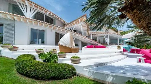 Architectural masterpiece on the sea's edge in the Bay of Palma Architectural masterpiece on the sea's edge in the Bay of Palma
