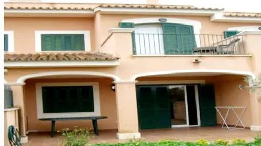 A spacious semi-detached house for rent in Son Rapinya. A spacious semi-detached house for rent in Son Rapinya.