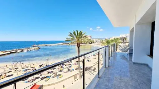 Spacious flat for rent on the first line of the beach. Spacious flat for rent on the first line of the beach.