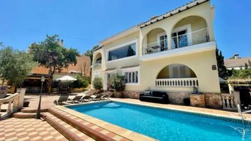 Spacious villa with sea views in Torrenova Spacious villa with sea views in Torrenova