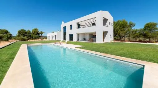 Modern beautiful brand new finca in Santa Maria Modern beautiful brand new finca in Santa Maria