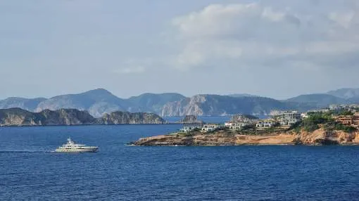 Generous villa with fantastic sea views over the marina of Port Adriano