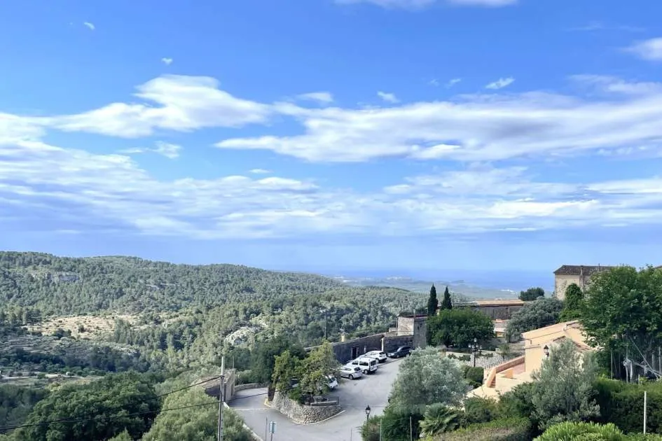 Fabulous villa with sea views for renovation project in Galilea