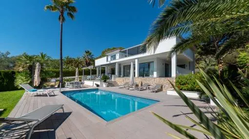 Modern contemporary villa located in a quiet part of Nova Santa Ponsa close to Port Adriano