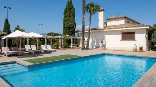 Beautiful Finca with a Pool and Garden in Son Sardina.