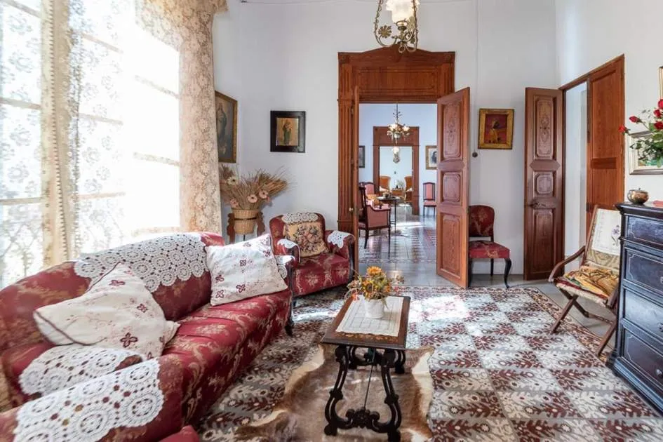 Unique opportunity to buy a historical house in the centre of Sta. Margalida