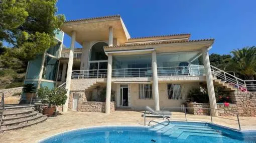 Stunning villa in Ca´s Catala with fantastic views to the Bay of Palma and Bendinat golf