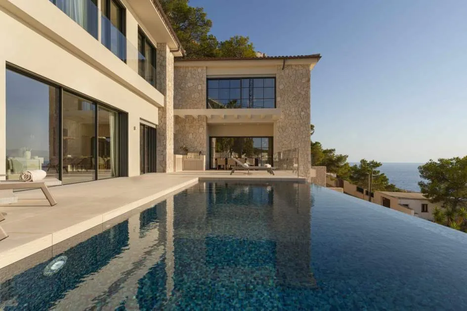 Newly built Luxury Villa in a spectacular Location in Cala Llamp