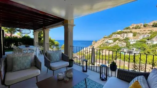 Stylishly furnished sea view, ground floor apartment for short-term rent in Puerto de Andratx. Stylishly furnished sea view, ground floor apartment for short-term rent in Puerto de Andratx.