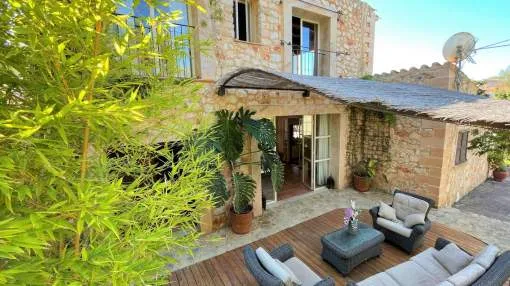 Fantastic villa in a quiet zone in between Manacor and Felanitx. Fantastic villa in a quiet zone in between Manacor and Felanitx.