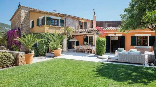 Enchanting country house with big garden and private pool in Calvia Village