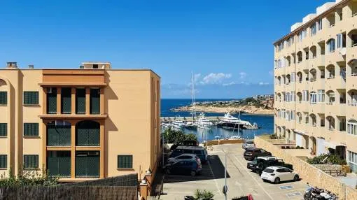 Apartment with superb sea and port views directly over Port Adriano