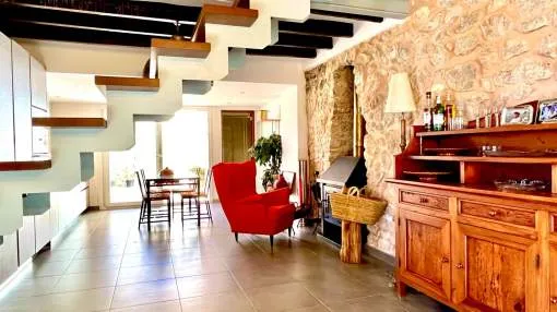 Beautiful townhouse close to the centre of the village of Biniamar. Beautiful townhouse close to the centre of the village of Biniamar.