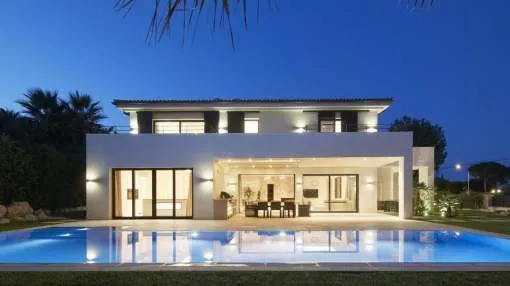 New contemporary villa with top quality finishes in Nova Santa Ponsa New contemporary villa with top quality finishes in Nova Santa Ponsa