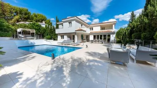 Lovingly renovated and top maintained 4 bedroom villa in walking distance to the beach in Santa Ponsa