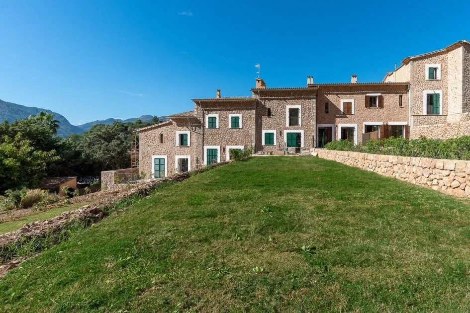 New stone house with large garden in Fornalutx