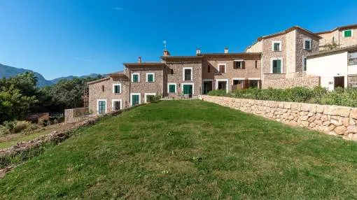 New stone house with large garden in Fornalutx