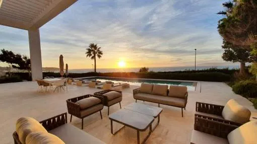 Fabulous villa in seafront-line in Palma Fabulous villa in seafront-line in Palma